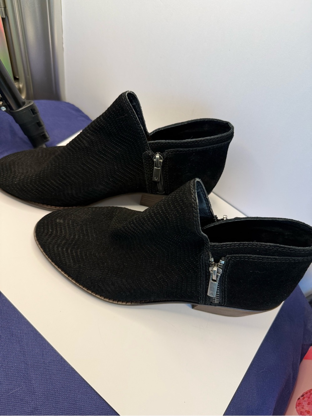 Lucky Brand Black Suede Ankle Booties Size 9M Side Zip Block Heel